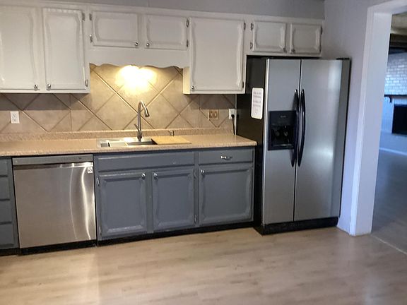 4th image of 2830 Montclaire Dr NE