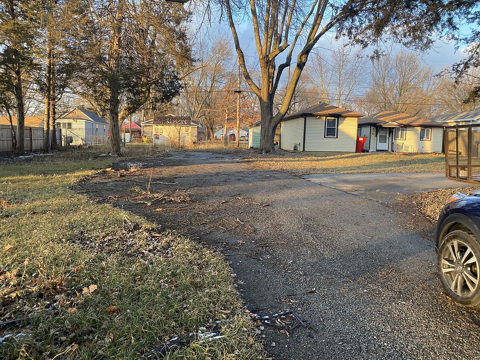 2nd image of 518 W Bradley Ave