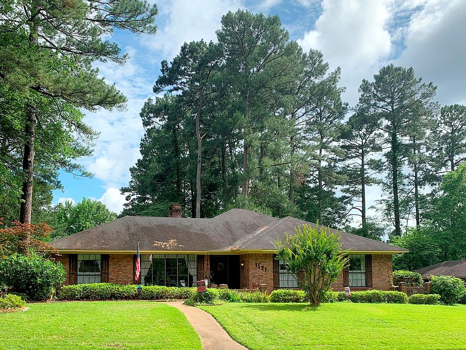 1st image of 1121 Woodside Dr