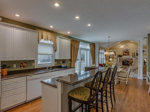 3rd image of 51419 Stapleford Ct