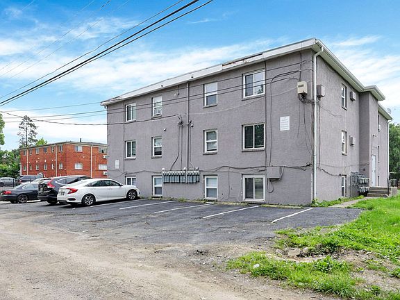 4th image of 1581 E Mound St #2D
