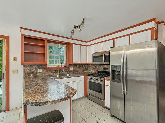 2nd image of 72 Eaton Drive