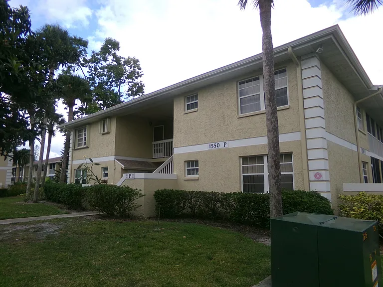 1550 SE Royal Green Cir #P203 — Photo 2