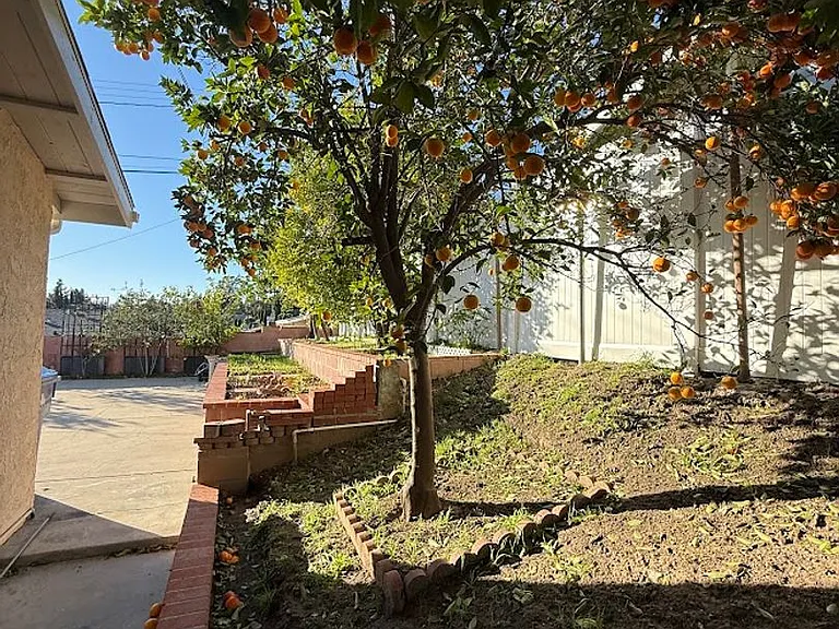 11725 Monogram Ave — Photo 35