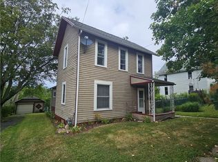 14 Monroe St, Silver Creek, NY 14136
