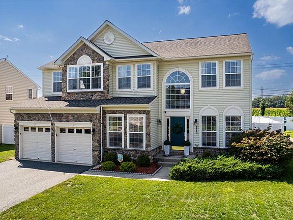 4th image of 273 Northfield Way