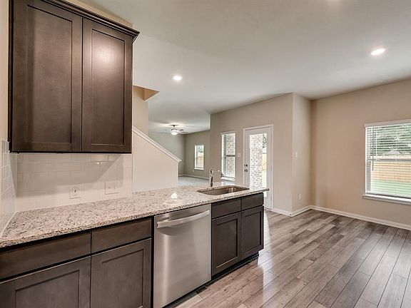 5th image of 7453 Thunder Bay Dr