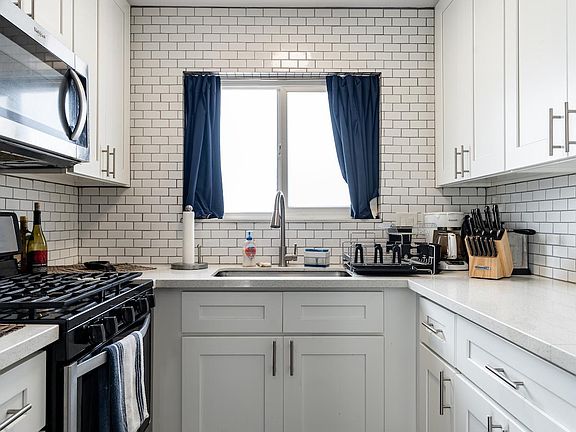 4th image of 1440 Thomas Ave #8