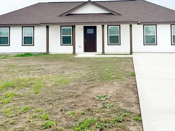 665 County Road 5715, Natalia, TX 78059