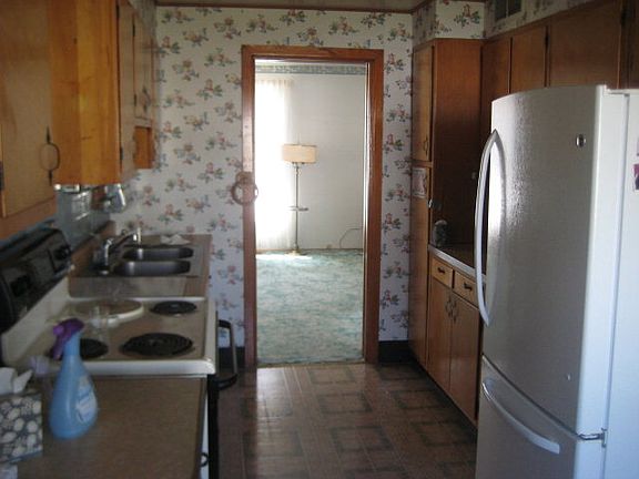 3rd image of 7 Berkley Dr