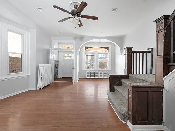 2nd image of 147 W Abbottsford Ave