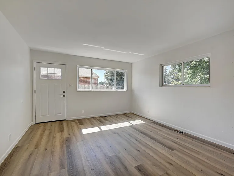 3340 N Glencoe St — Photo 5