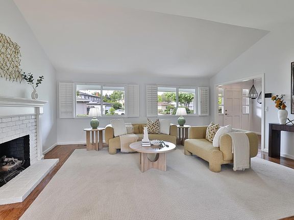4th image of 1293 Bedford Ct
