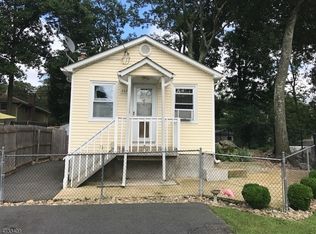 307 Brown Trl, Hopatcong, NJ 07843