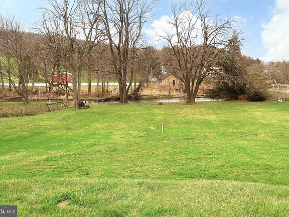 3rd image of 125 Old Hill Rd