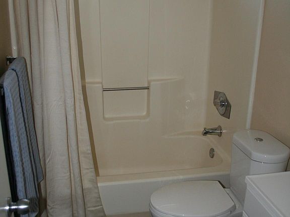 5th image of 5069 University Ave APT 10