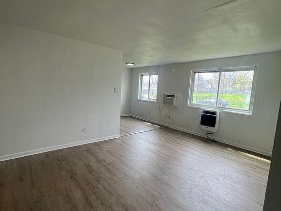 2nd image of 1315 Rolleston St #1329A