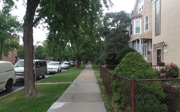 Exterior Neighborhood (street photo)
