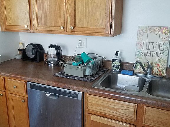 3rd image of 2422 W Catalpa Ave APT 3