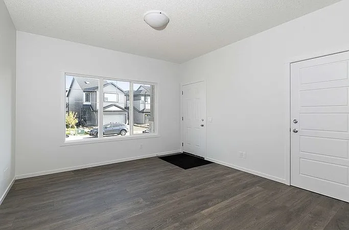 3 bed, 2.5 bath, 1400 sqft, $1,895 — Photo 2