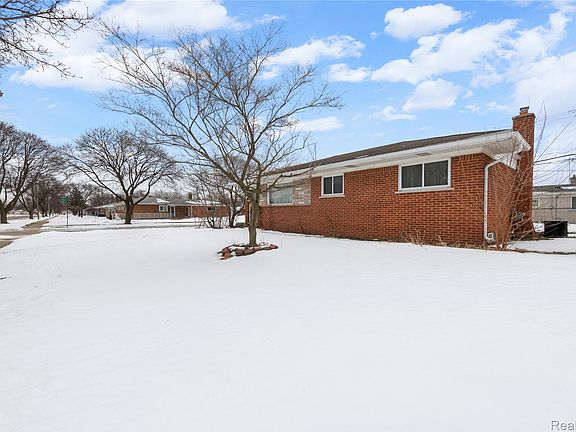 2nd image of 12876 Martin Rd