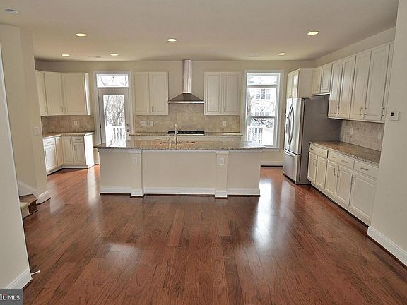 4th image of 2969 Chesham St