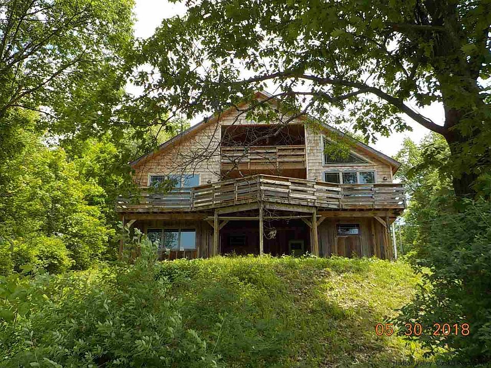 1st image of 7 Chapel Dr