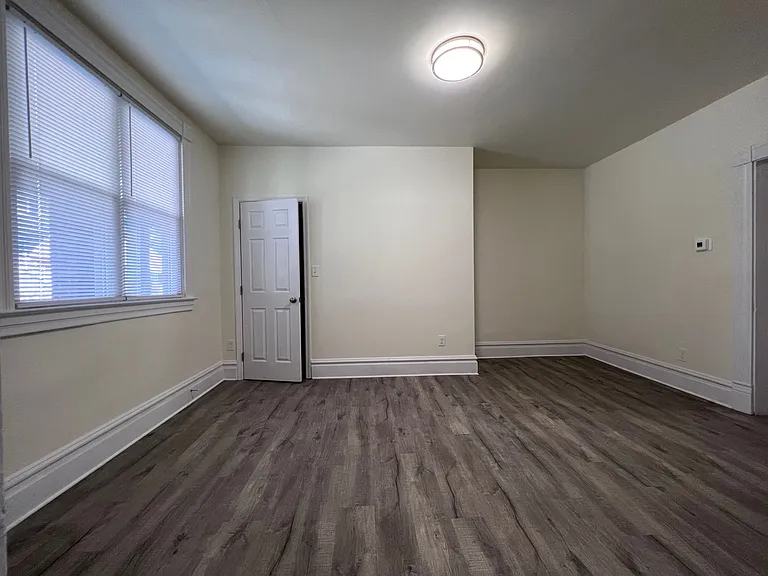 2918 Devlin St — Photo 2