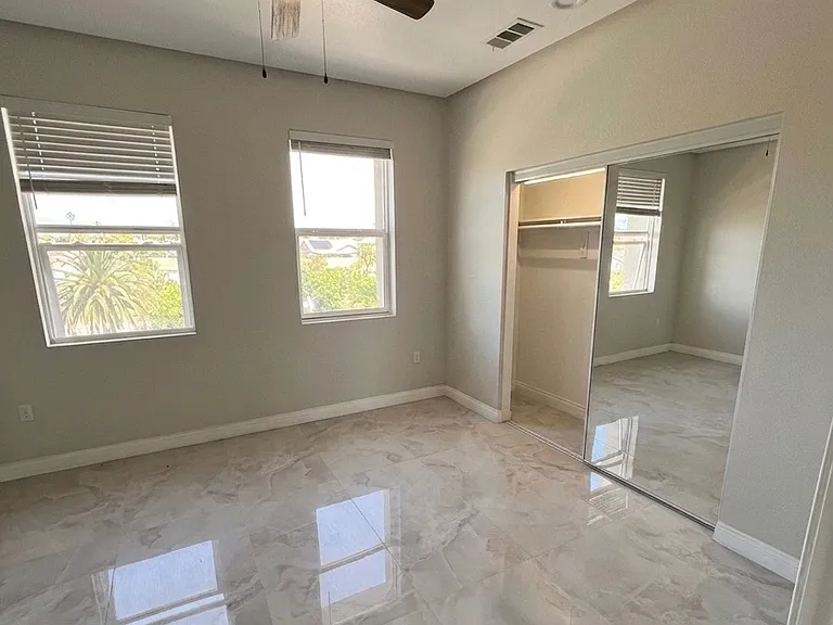 8423 Tamarind Ave — Photo 10