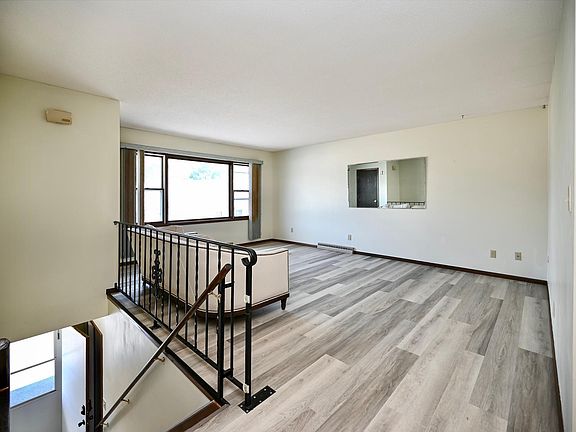 2nd image of 1402 McNally Dr