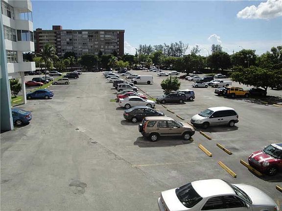 2nd image of 1351 NE Miami Gardens Dr APT 415E