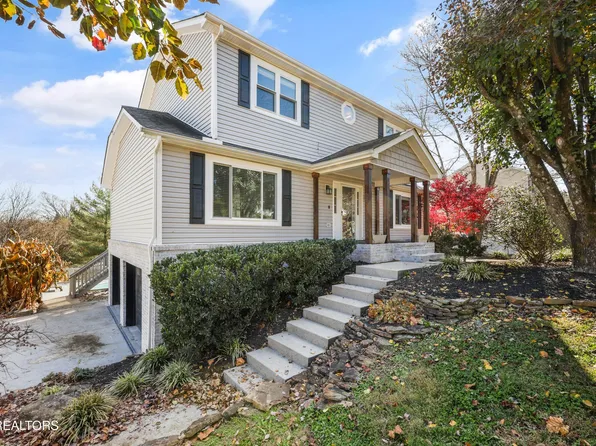 9820 Crestline Dr, Knoxville, TN 37922