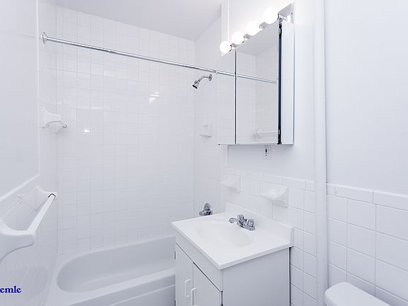 5th image of 7 Jones St APT 2C