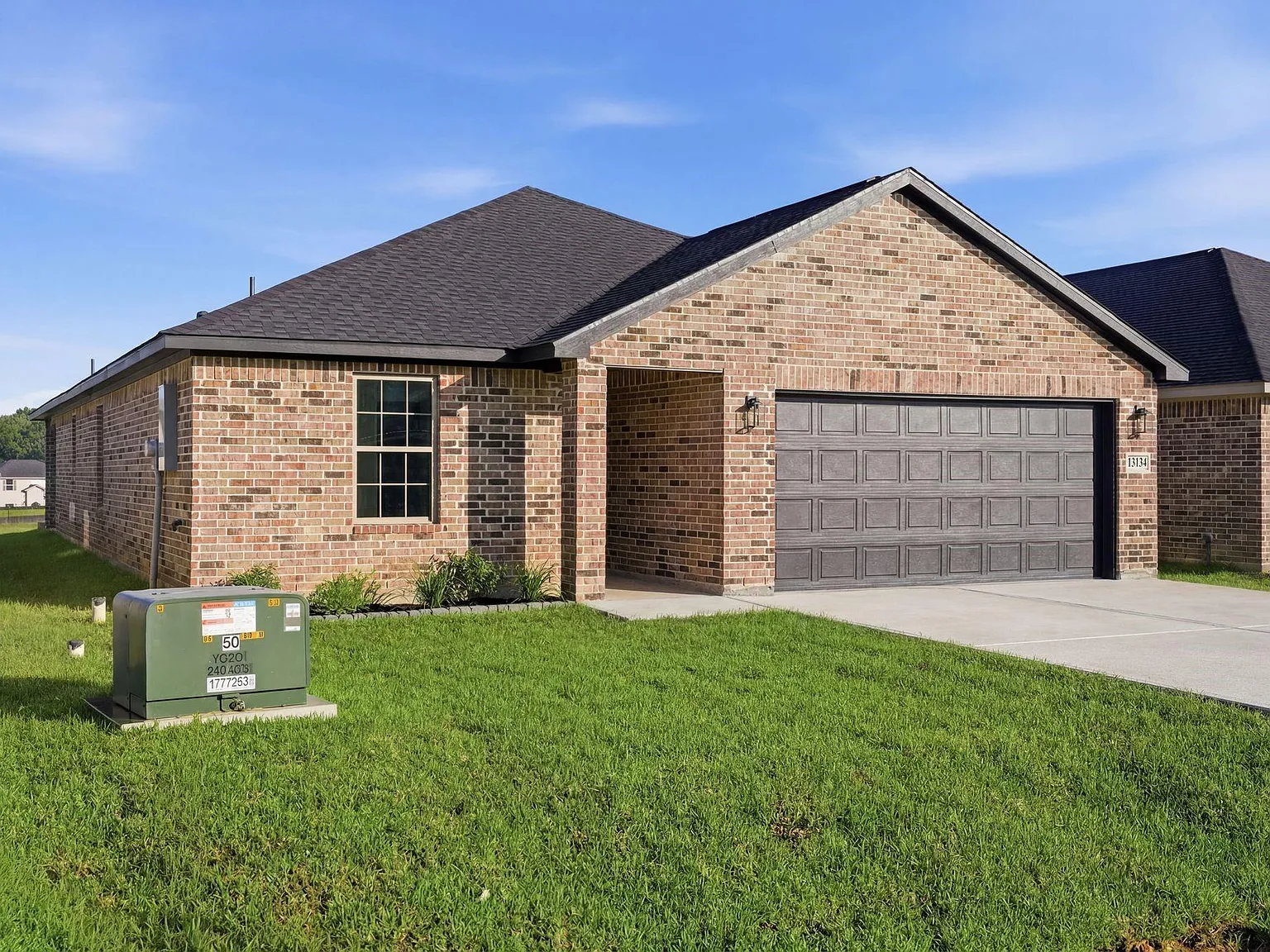 4 bed, 2.0 bath, 1638 sqft, $2,000 — Photo 3