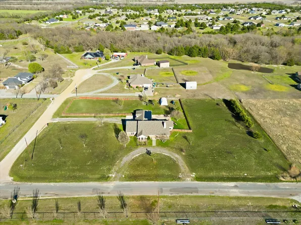 112 Harli Dr, Trenton, TX 75490