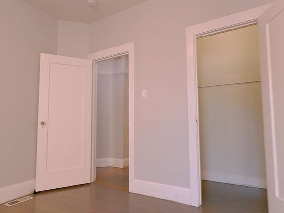 5th image of 3029 Sacramento St