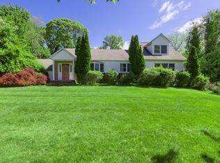 49 Hawkins Rd, Stony Brook, NY 11790