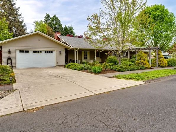 410 Dartmoor Dr, Eugene, OR 97401