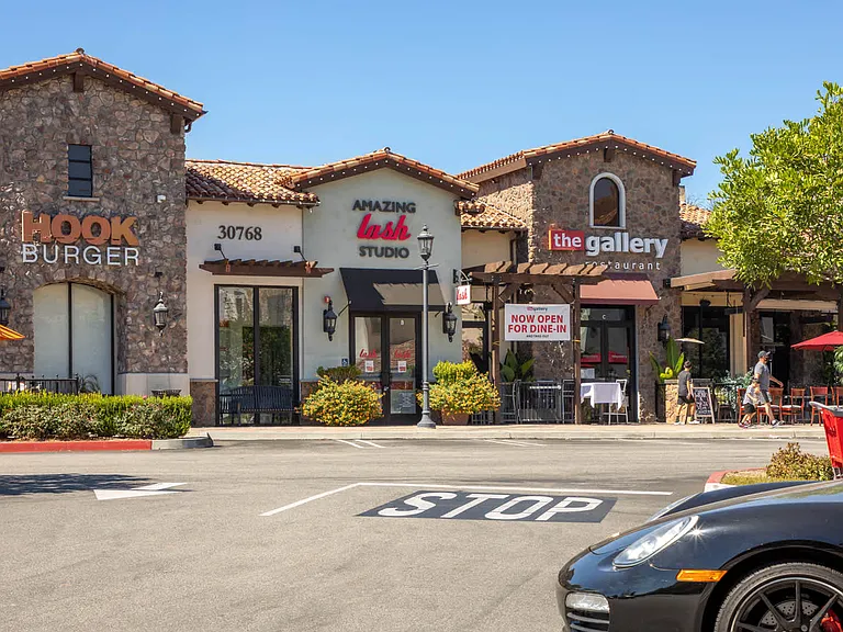 A quick drive to your favorite retailers at the Shoppes at Westlake Village.