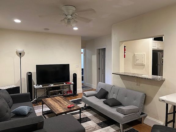 3rd image of 59 Egmont St #3