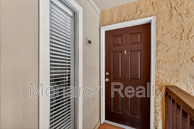 3 bed, 2.0 bath, 1278 sqft, $1,425 — Photo 3