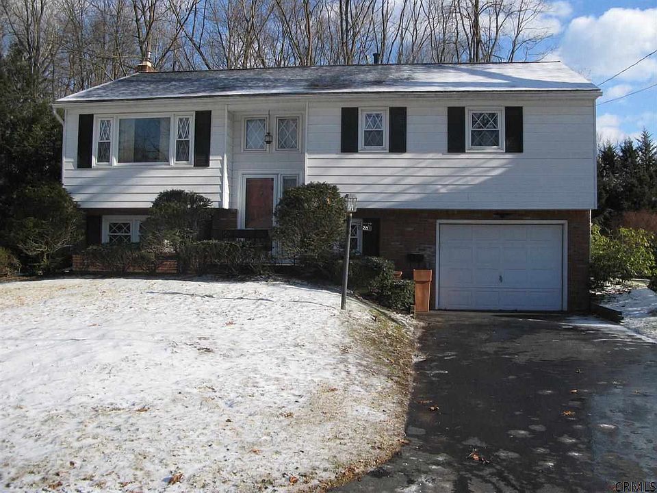 1st image of 28 Patricia Ln