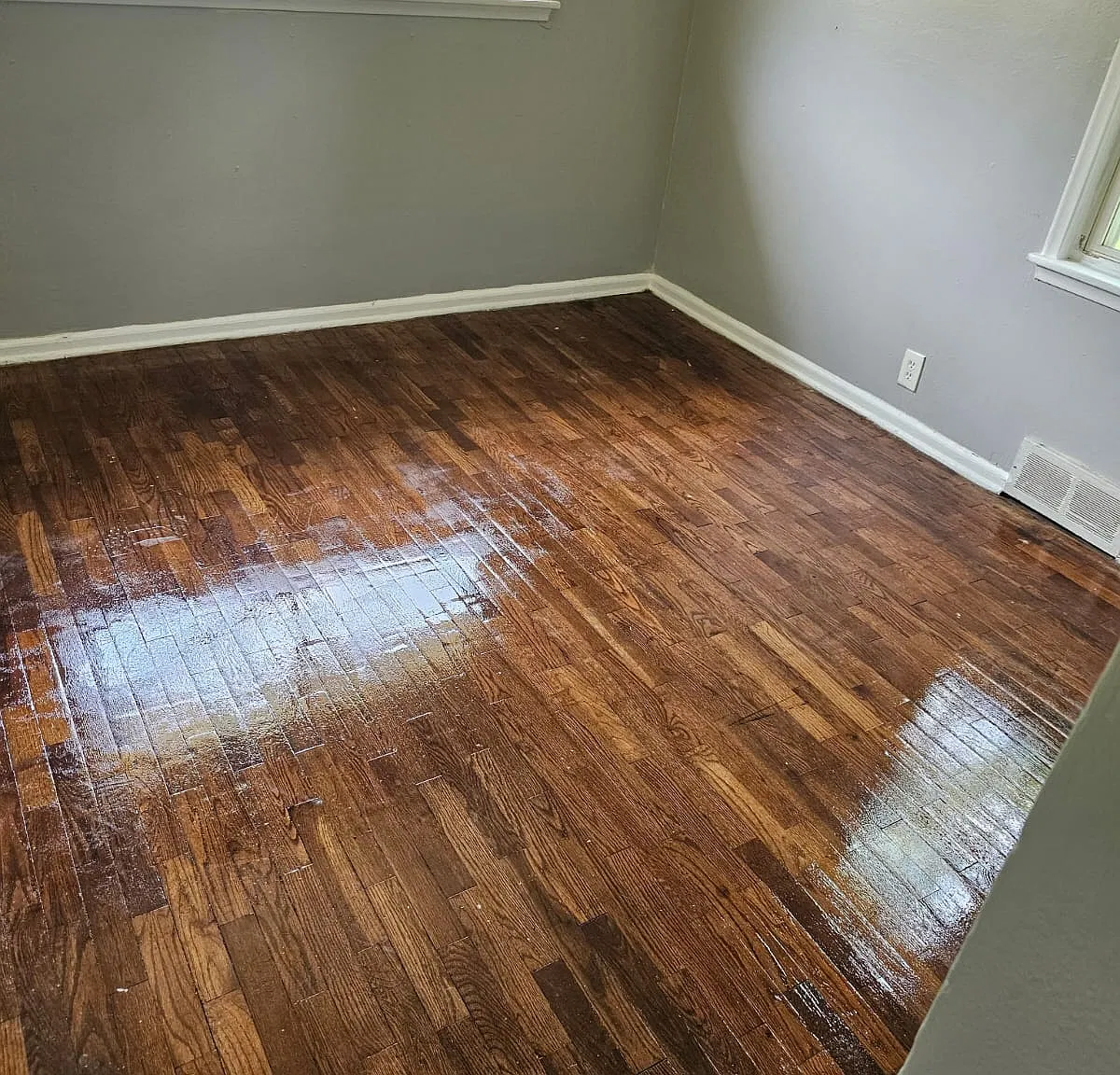 3 bed, 927 sqft, $850 — Photo 3