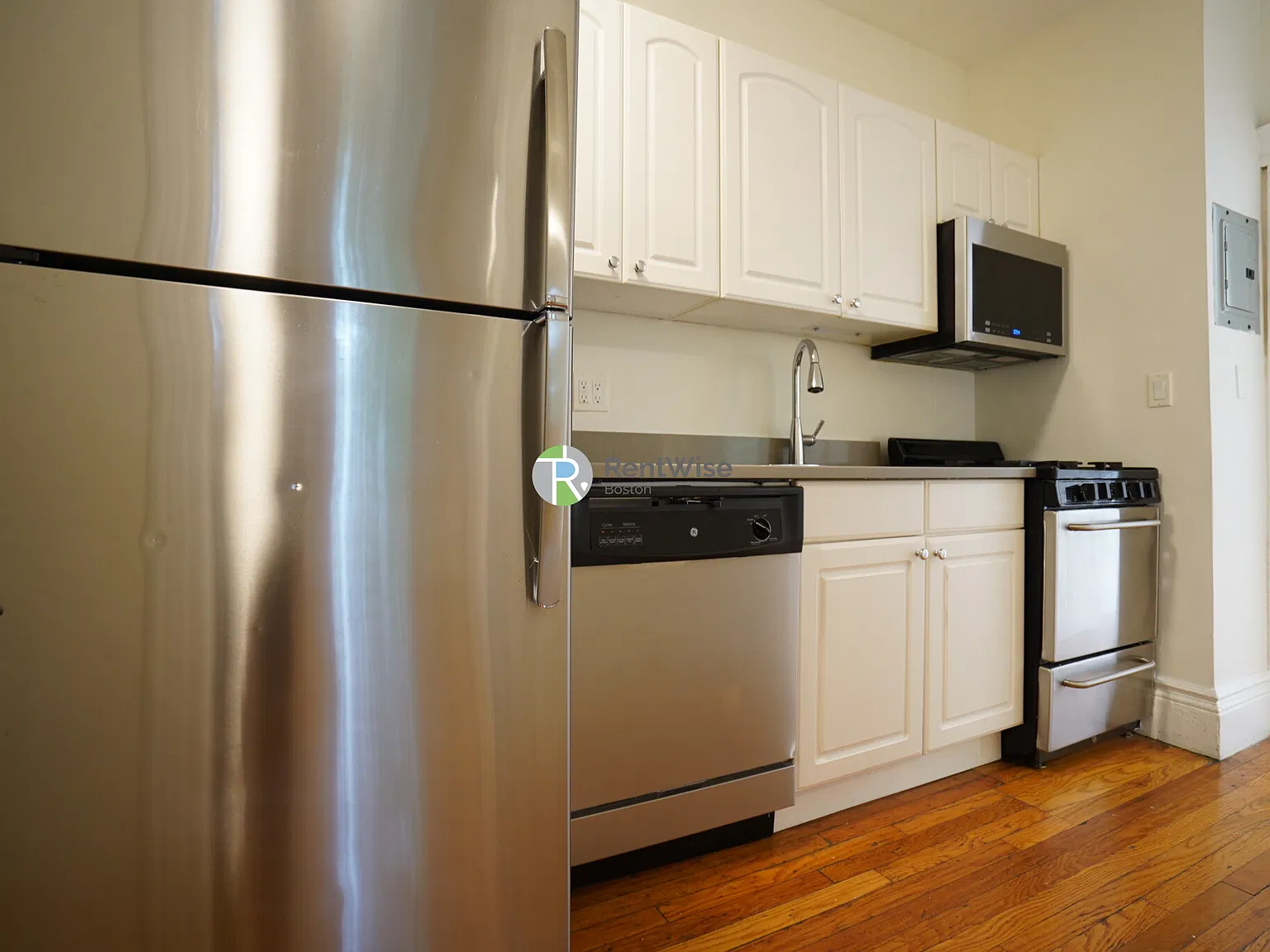 2 bed, 1.0 bath, $2,495 — Photo 4