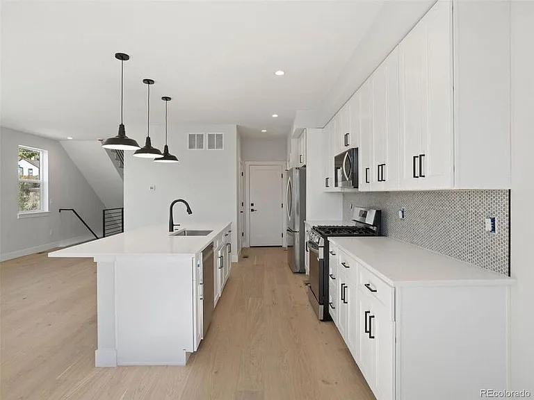 4656 W 9th Ave — Photo 5
