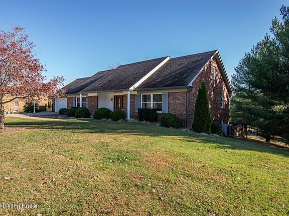 2nd image of 864 Hillcrest Dr