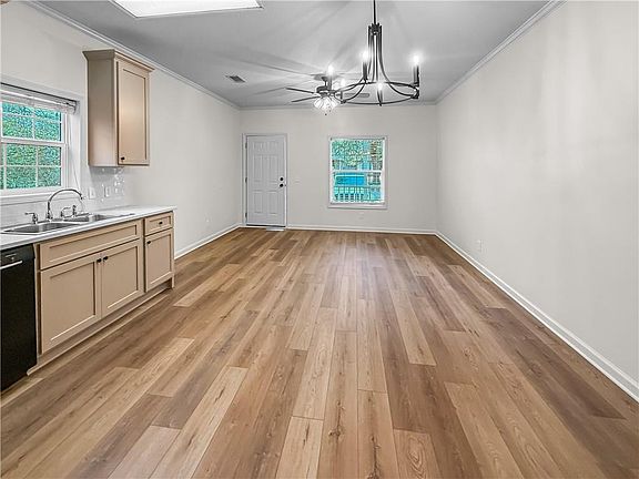 4th image of 1660 Orleans St