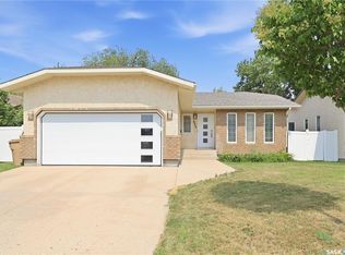 2206 E Assiniboine Ave, Regina, SK S4V2E8