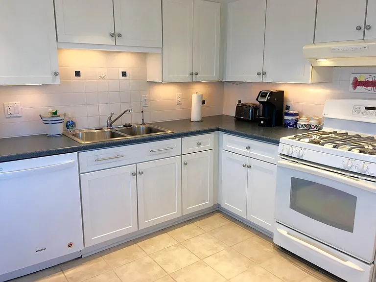 Webhannet Dr — Photo 19