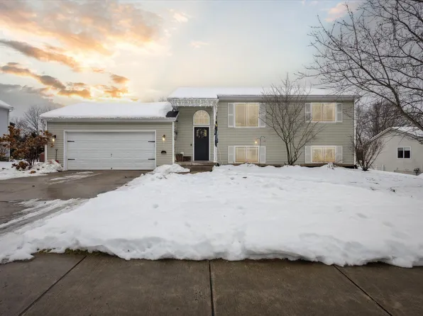 4139 Whirlwind Dr NE, Rockford, MI 49341